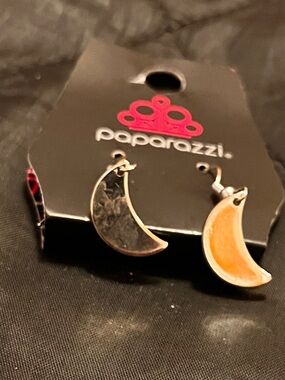 paparazzi Silver Crescent Moon Earrings new